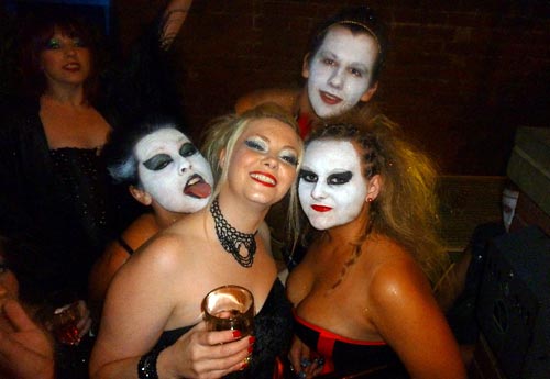 Image © Ricky / TimeWarp 2010