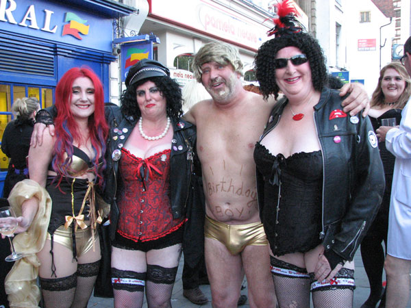 Image Copyright Helen HB / TimeWarp - Click to return