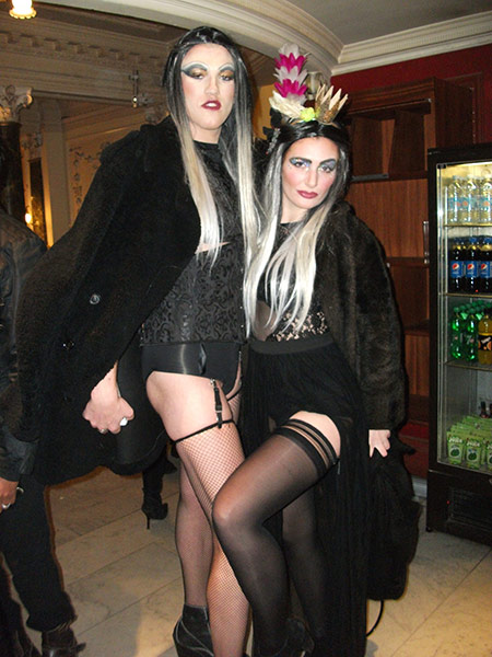 Image Copyright Rob R / TimeWarp - Click to return