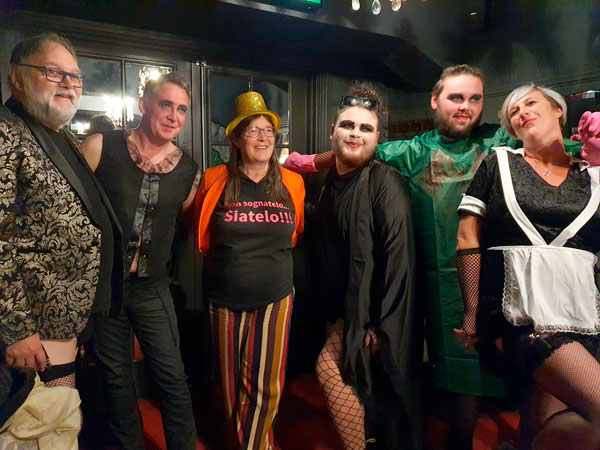 Image Copyright Glenn & Lesley / TimeWarp - Click to return