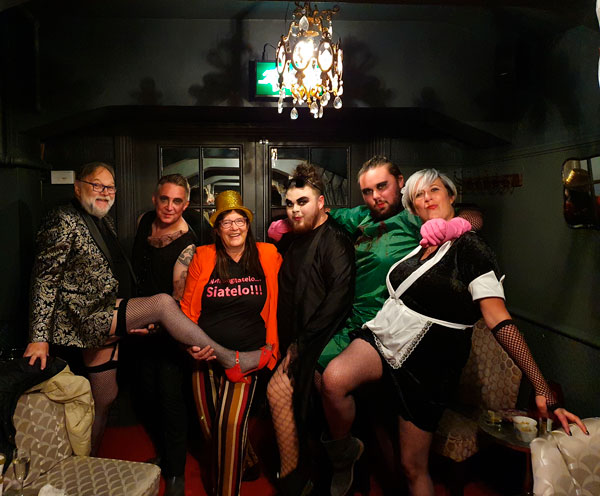 Image Copyright Glenn & Lesley / TimeWarp - Click to return