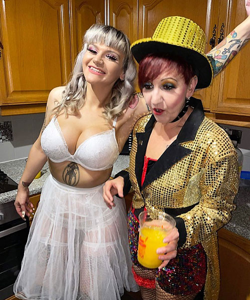 Image Copyright Pam / TimeWarp - Click to return