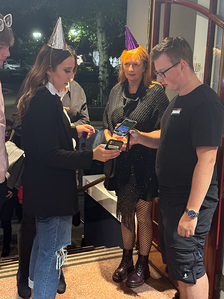 Image Copyright Pat H / TimeWarp - Click to return