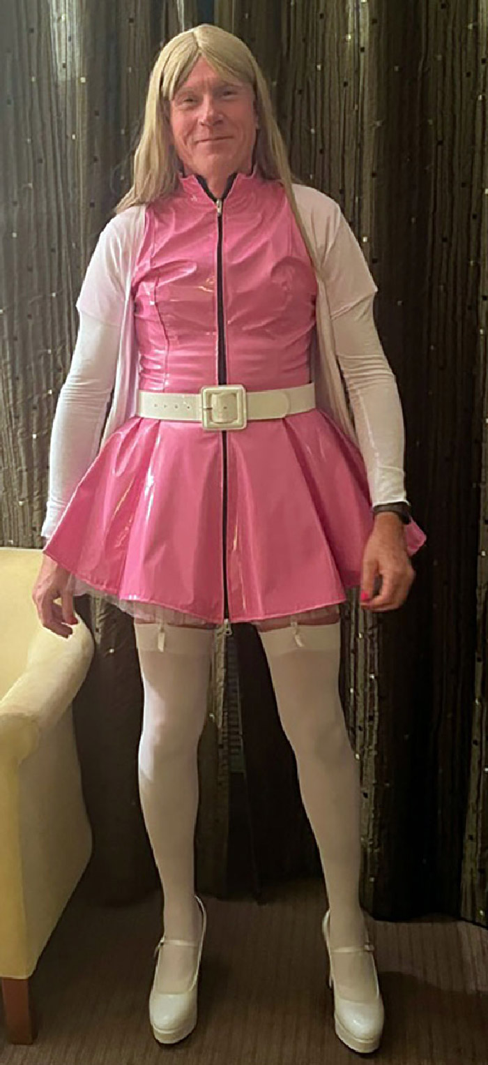 Image Copyright Nigel P / TimeWarp - Click to return